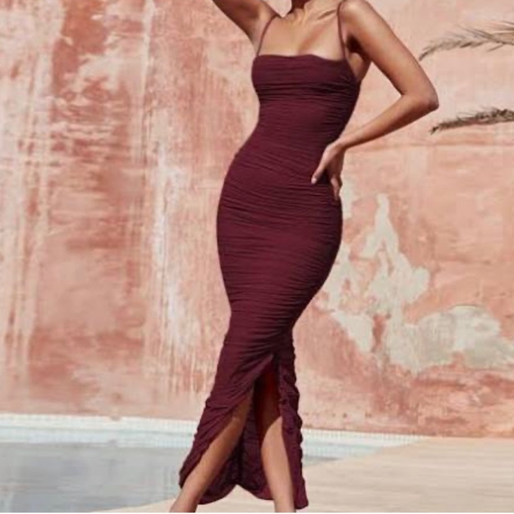 BURGUNDY JLUX dress with side slit Ruched